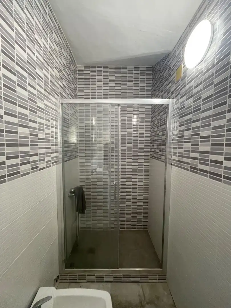 Bany de Casa o xalet en venda en Elche / Elx amb Aire condicionat, Jardí privat i Terrassa