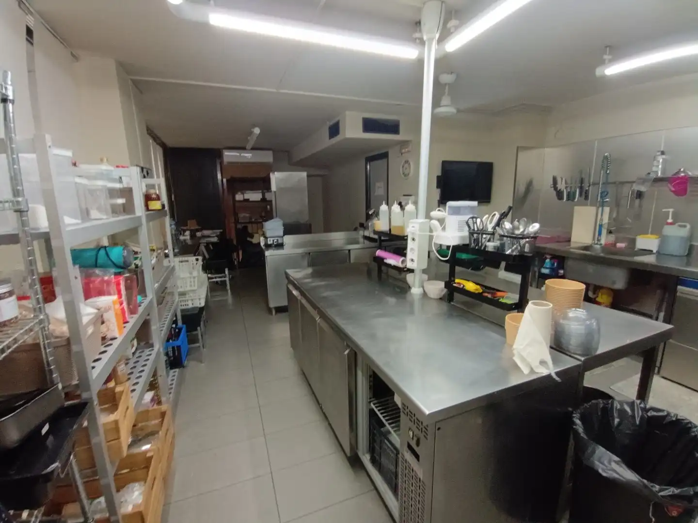 Business premises for transfer in Sant Martí, imagen 11