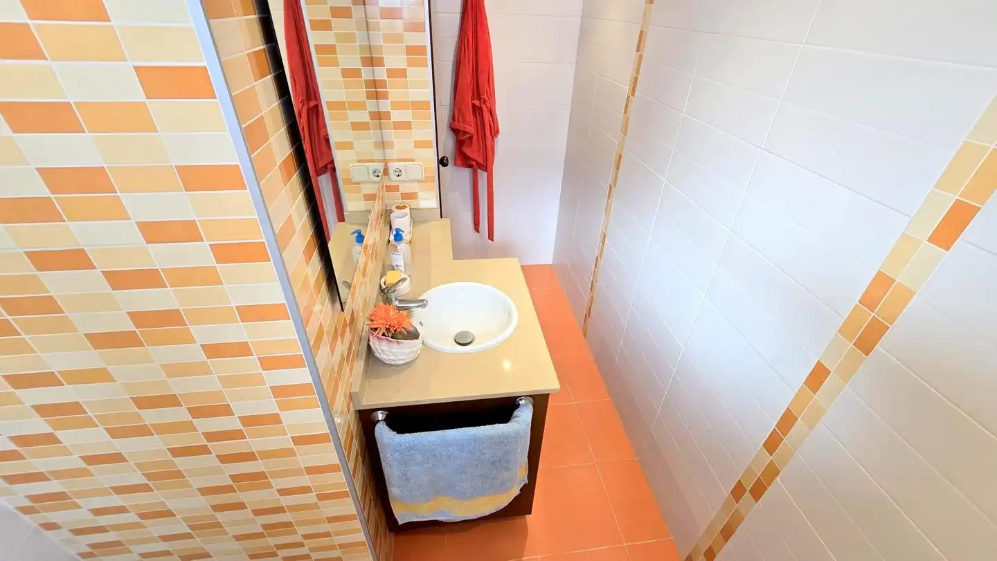 Baño de Apartamento en venta en Gandia con Aire acondicionado, Terraza y Amueblado
