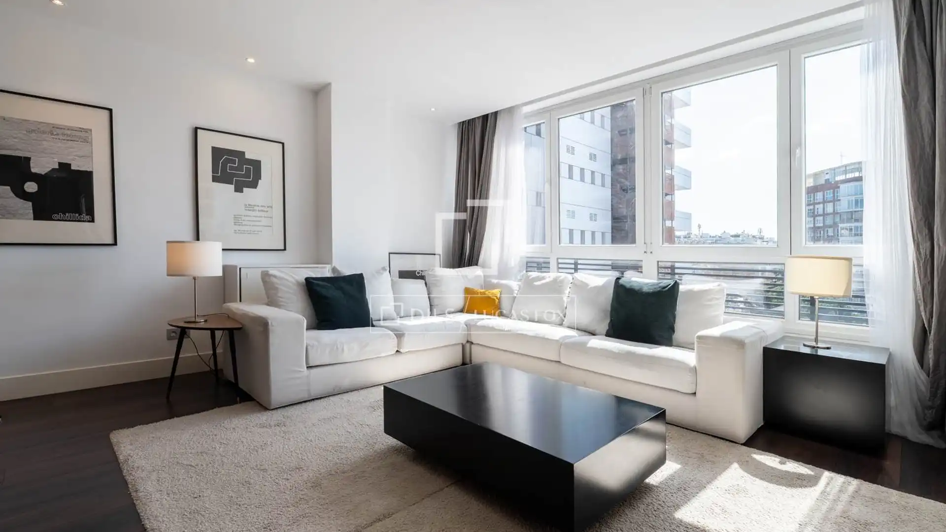 Living room of Flat for sale in  Madrid Capital  with Air Conditioner, Heating and Parquet flooring