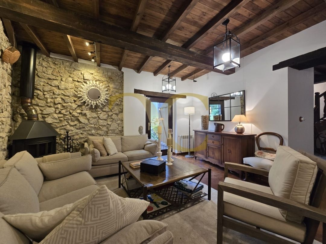 Casa adosada en venta en Piedra, Posada - Barro
