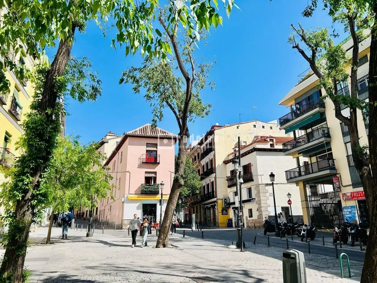 Vista exterior de Piso en venta en Madrid con Calefacción, Amueblado y Alarma
