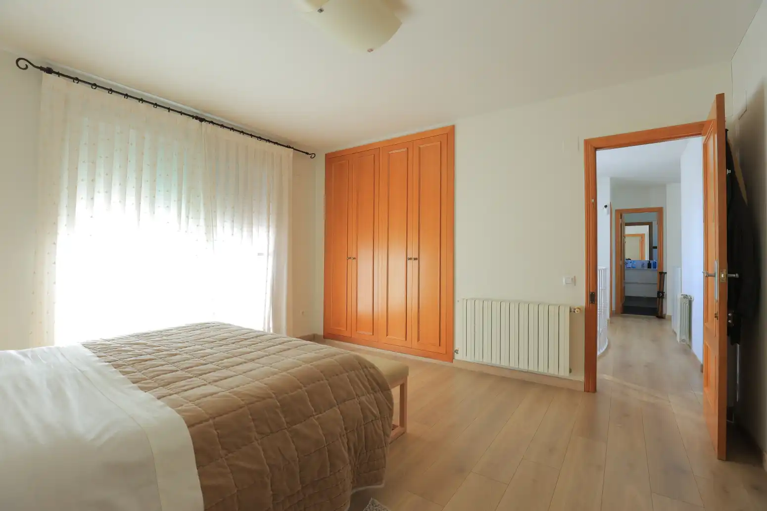Dormitori de Casa o xalet en venda en L'Eliana amb Aire condicionat, Jardí privat i Traster