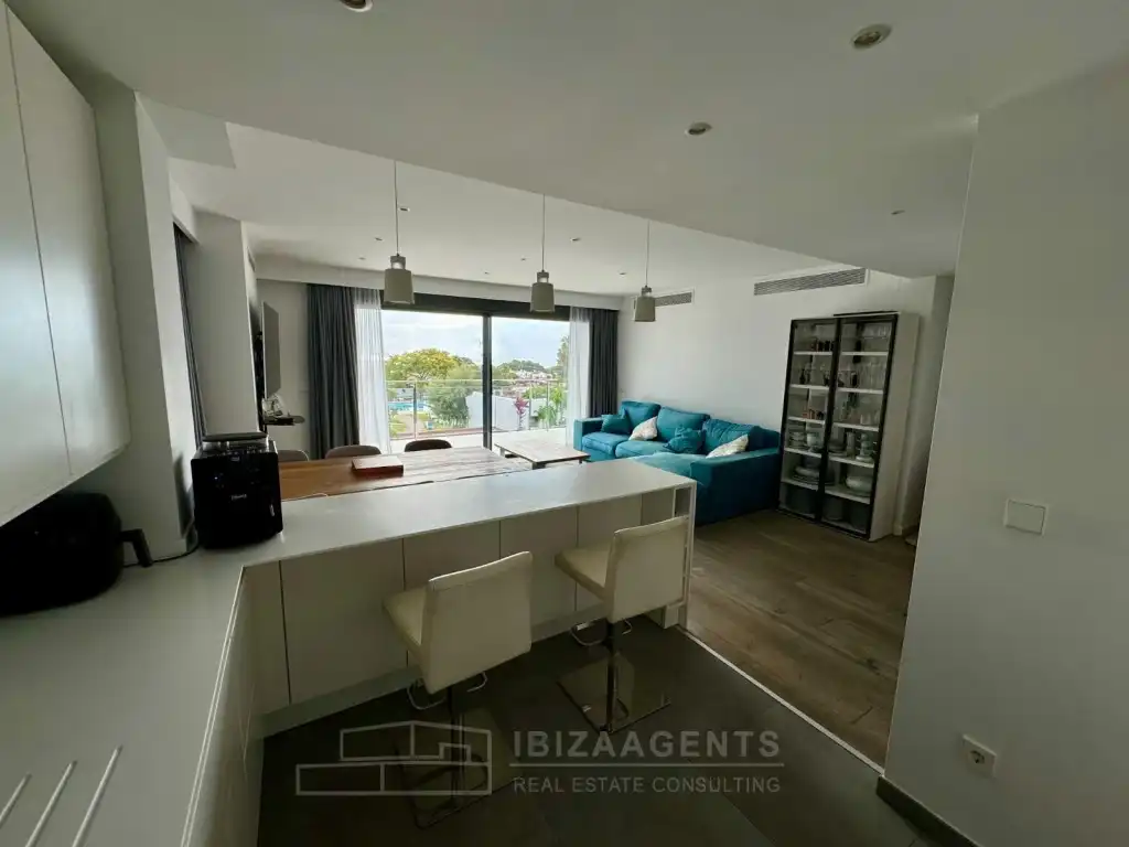 Sala de estar de Apartamento en venta en Santa Eulària des Riu con Aire acondicionado, Calefacción y Piscina