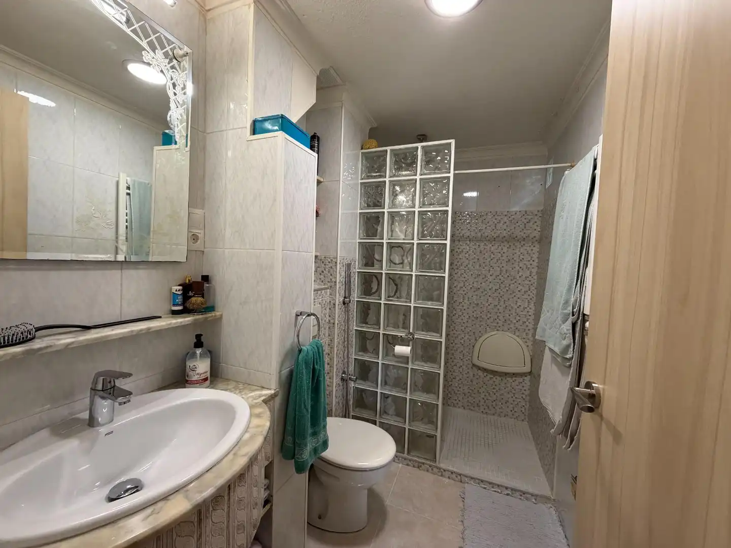 Bathroom of Flat for sale in Alicante / Alacant  with Air Conditioner and Heating