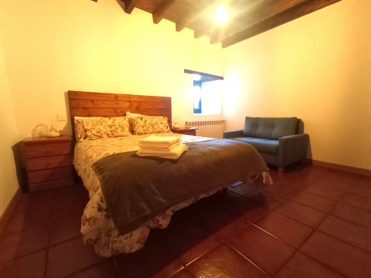 Dormitori de Casa adosada de lloguer en Anievas amb Calefacció, Jardí privat i Parquet