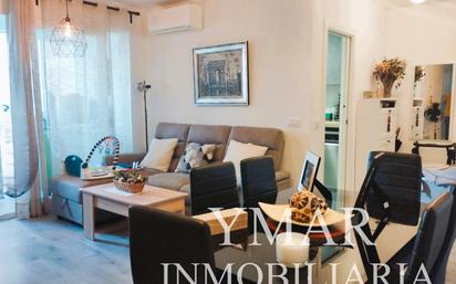 Living room of Flat for sale in Móstoles  with Air Conditioner, Heating and Parquet flooring