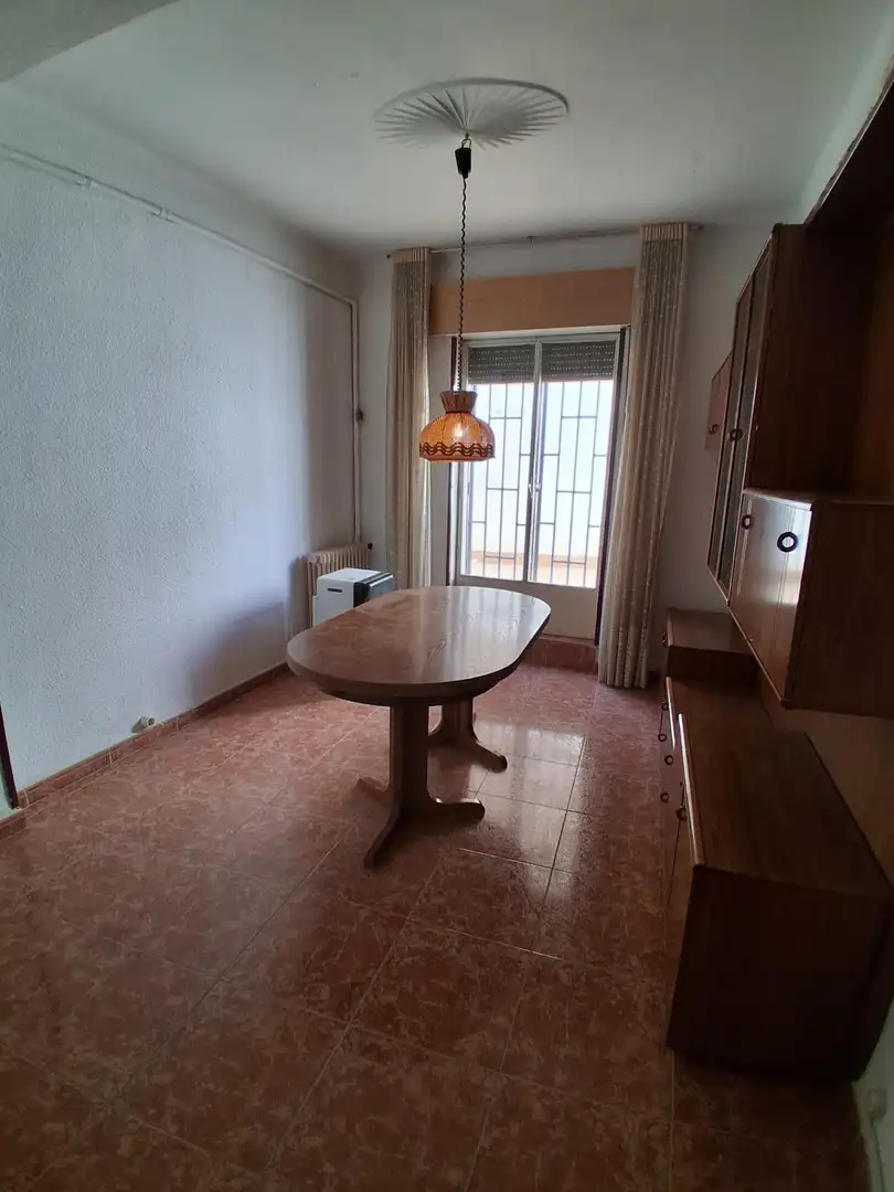 Piso en venta en Calle JUAN SEBASTIAN ELCANO, Feria