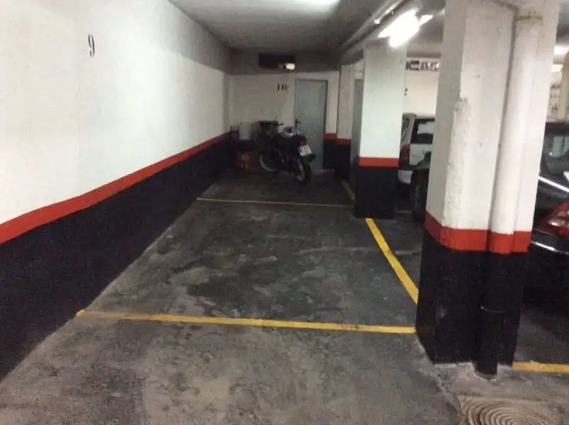 Einzelparkplatz zum Verkauf in Calle Calle de la Autonomía, imagen 2