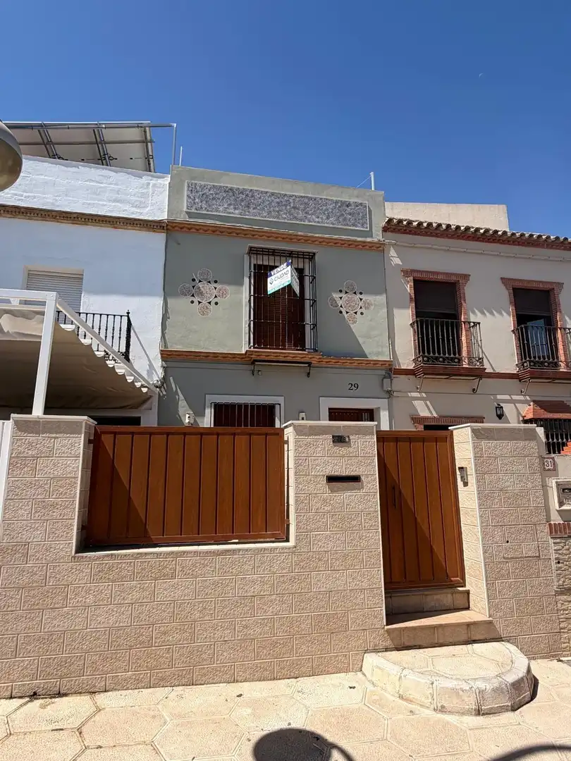Vista exterior de Casa o xalet en venda en Morón de la Frontera