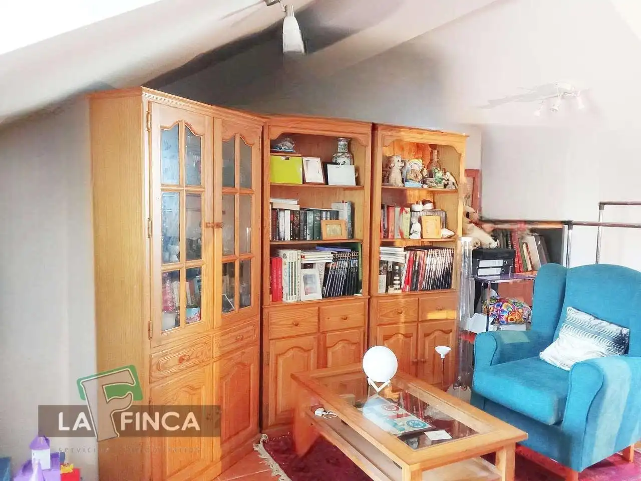 Sala d'estar de Casa o xalet en venda en Soto del Barco amb Calefacció, Parquet i Terrassa