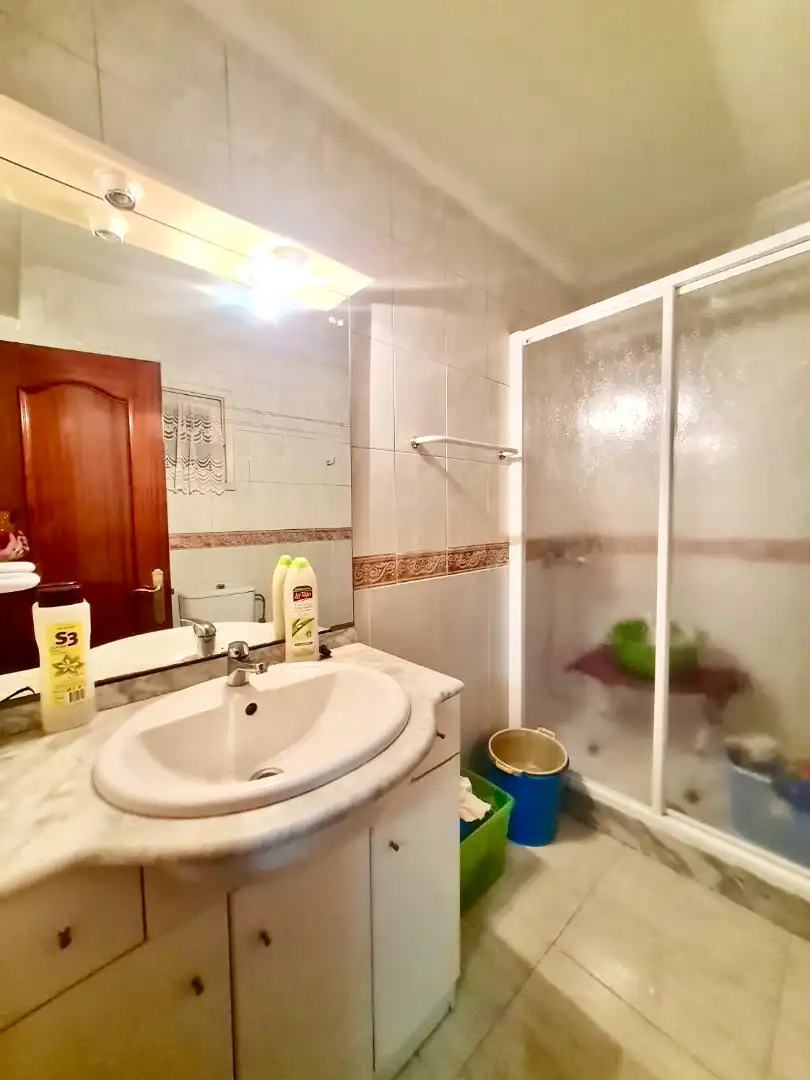 Baño de Piso en venta en Gijón  con Amueblado