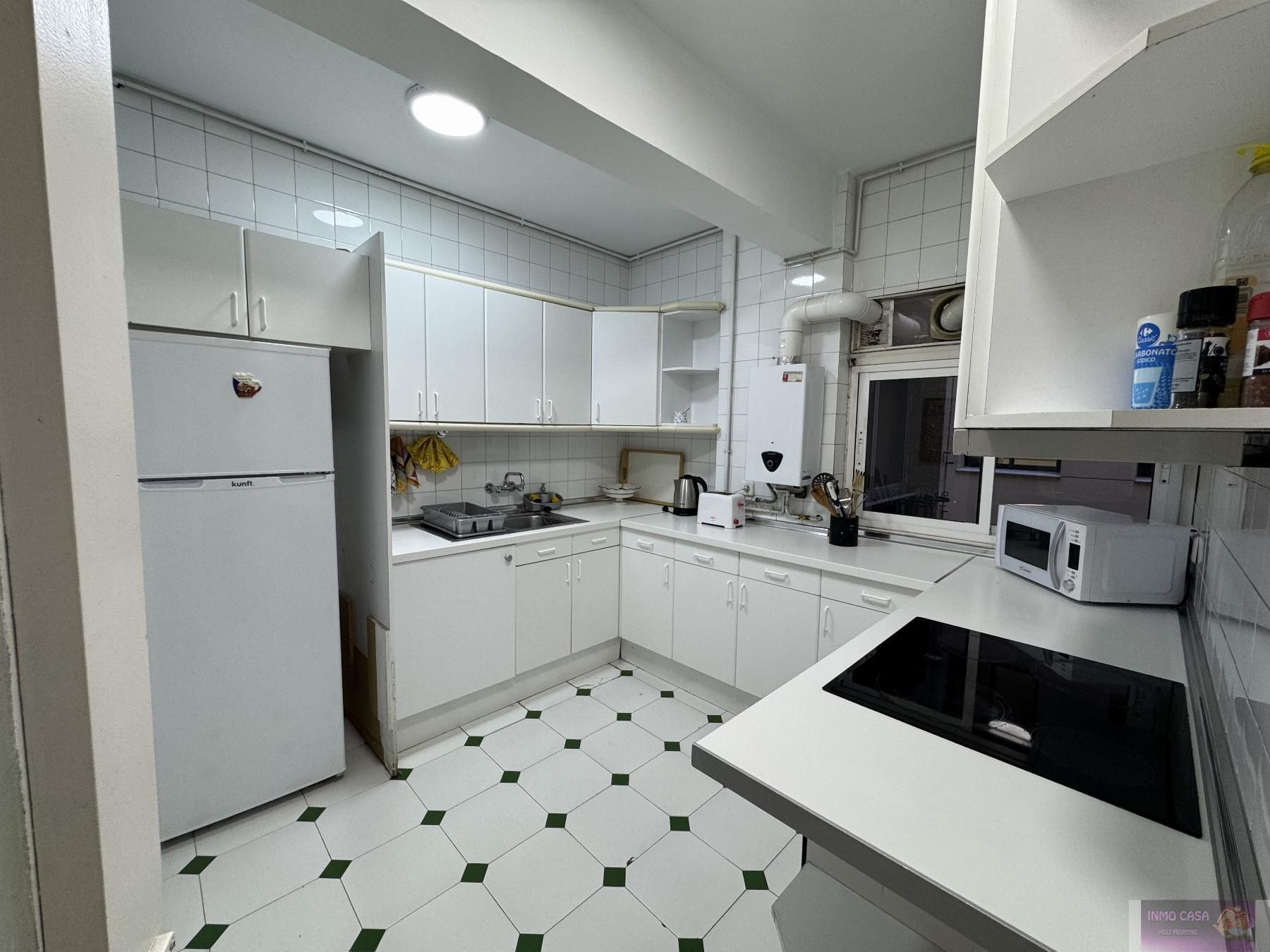 Kitchen of Flat to share in Marbella  with Air Conditioner, Heating and Terrace