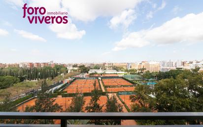 Exterior view of Flat for sale in  Valencia Capital  with Air Conditioner and Terrace