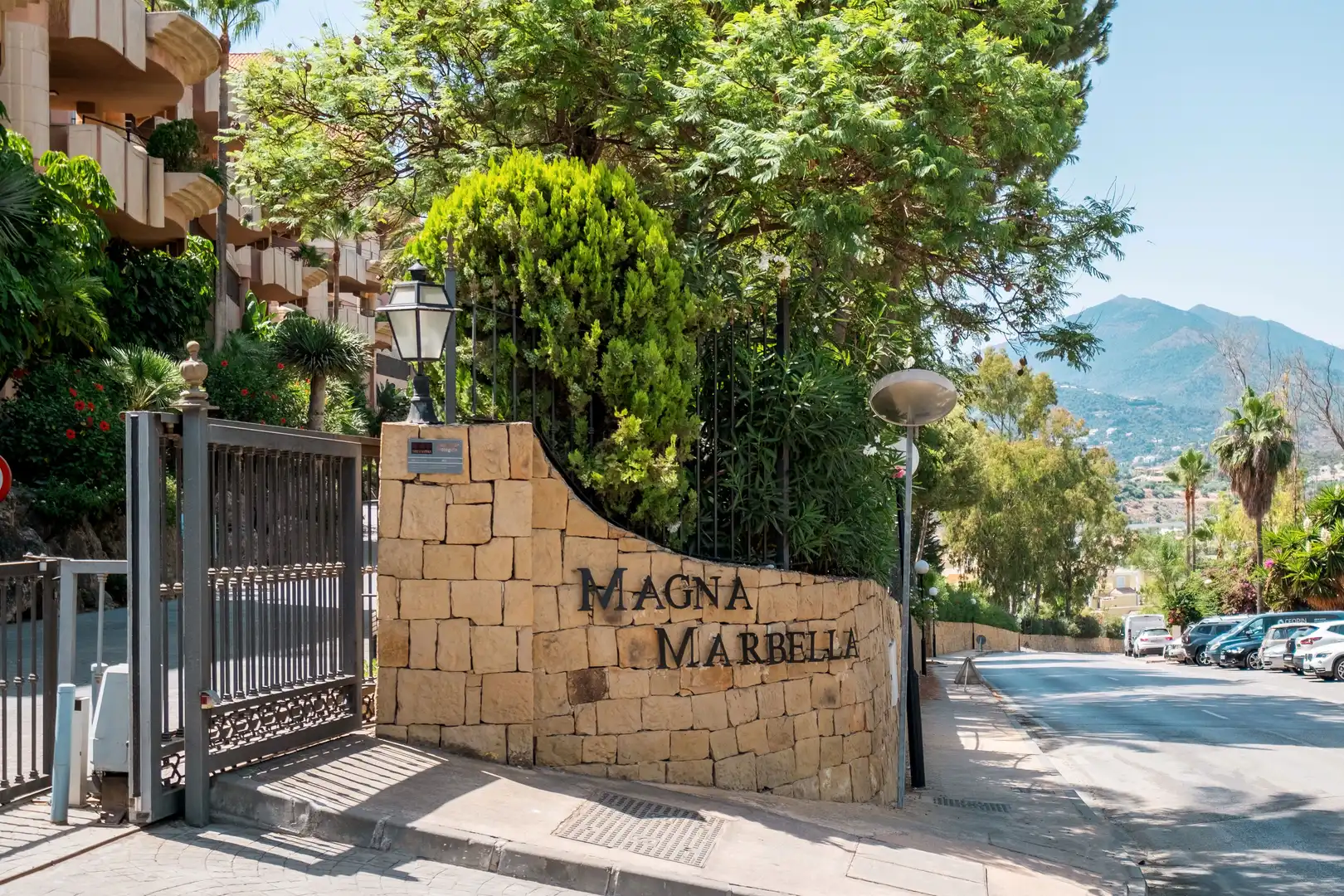 Vista exterior de Apartamento en venta en Marbella