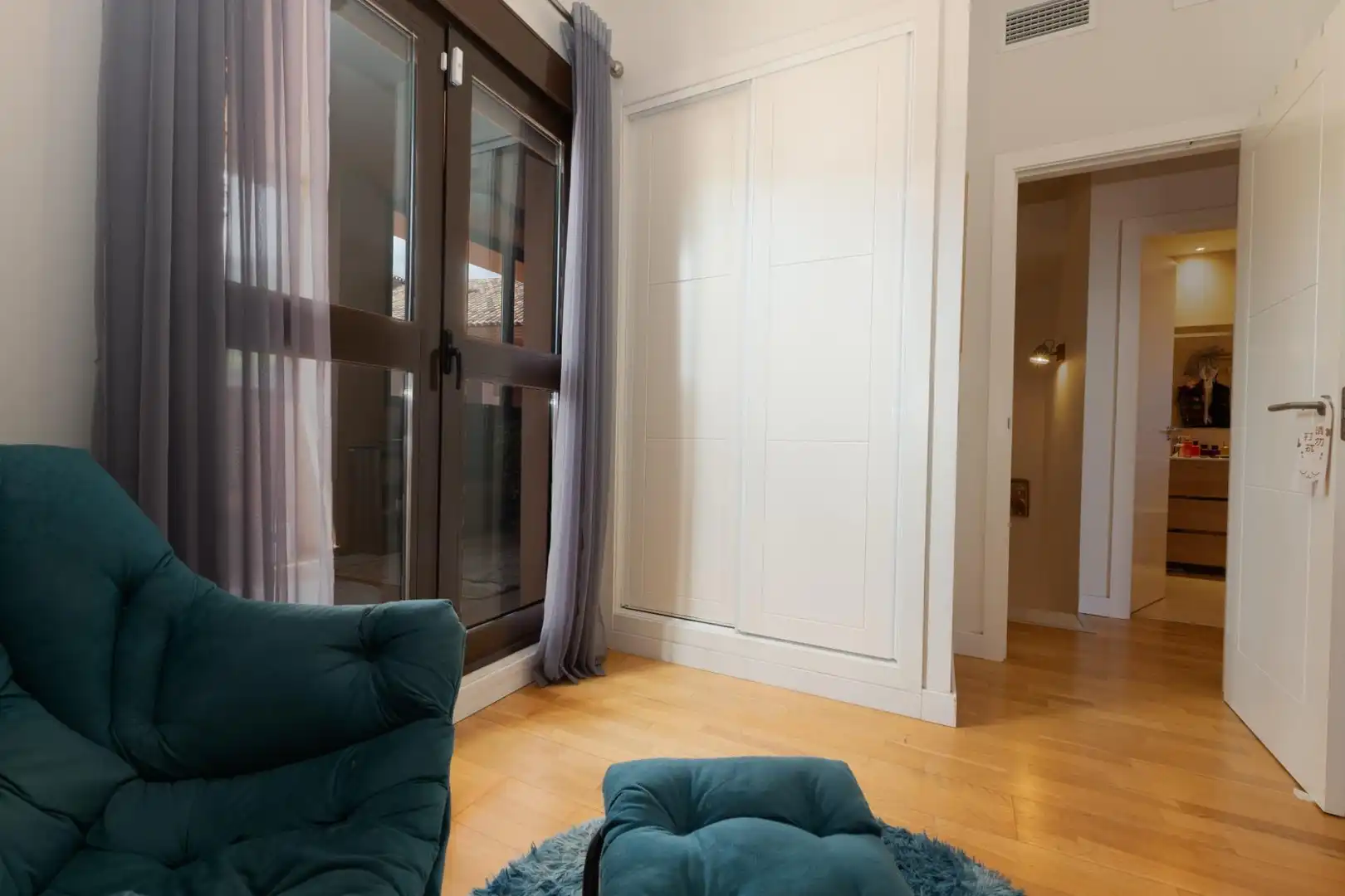 Dormitori de Casa adosada en venda en Benalmádena amb Aire condicionat, Jardí privat i Terrassa