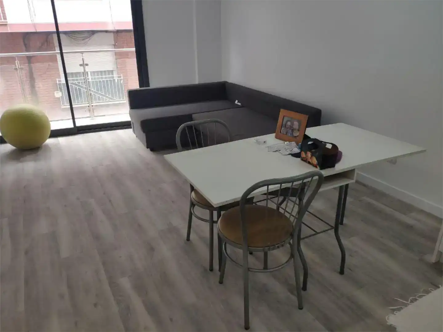 Sala d'estar de Pis en venda en Cornellà de Llobregat