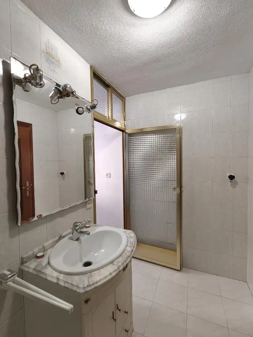 Bany de Dúplex en venda en Madrid amb Calefacció, Moblat i Balcó