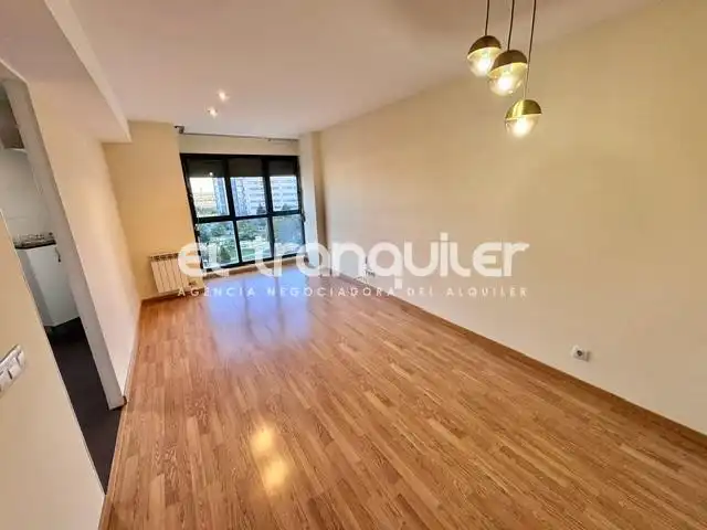 Piso con piscina en alquiler en Avenida de las Suertes