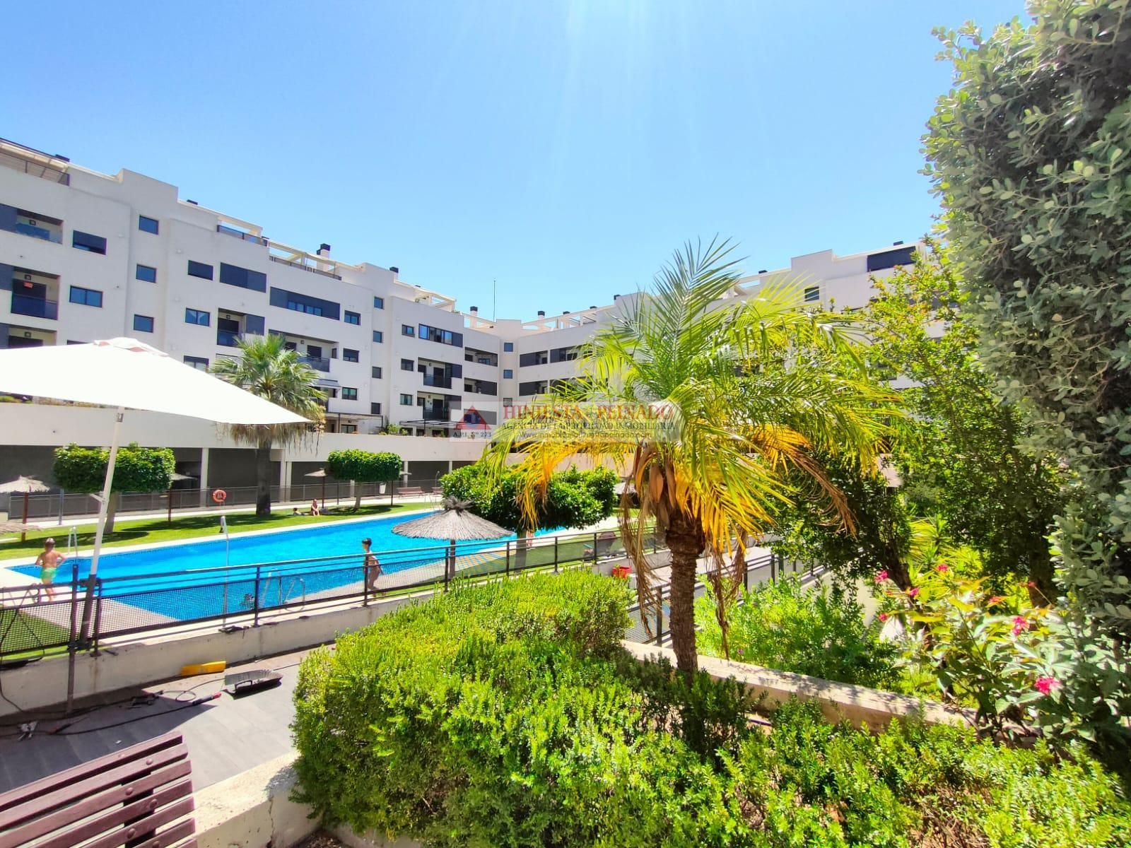 Vista exterior de Piso en venta en El Puerto de Santa María con Aire acondicionado, Terraza y Piscina comunitaria