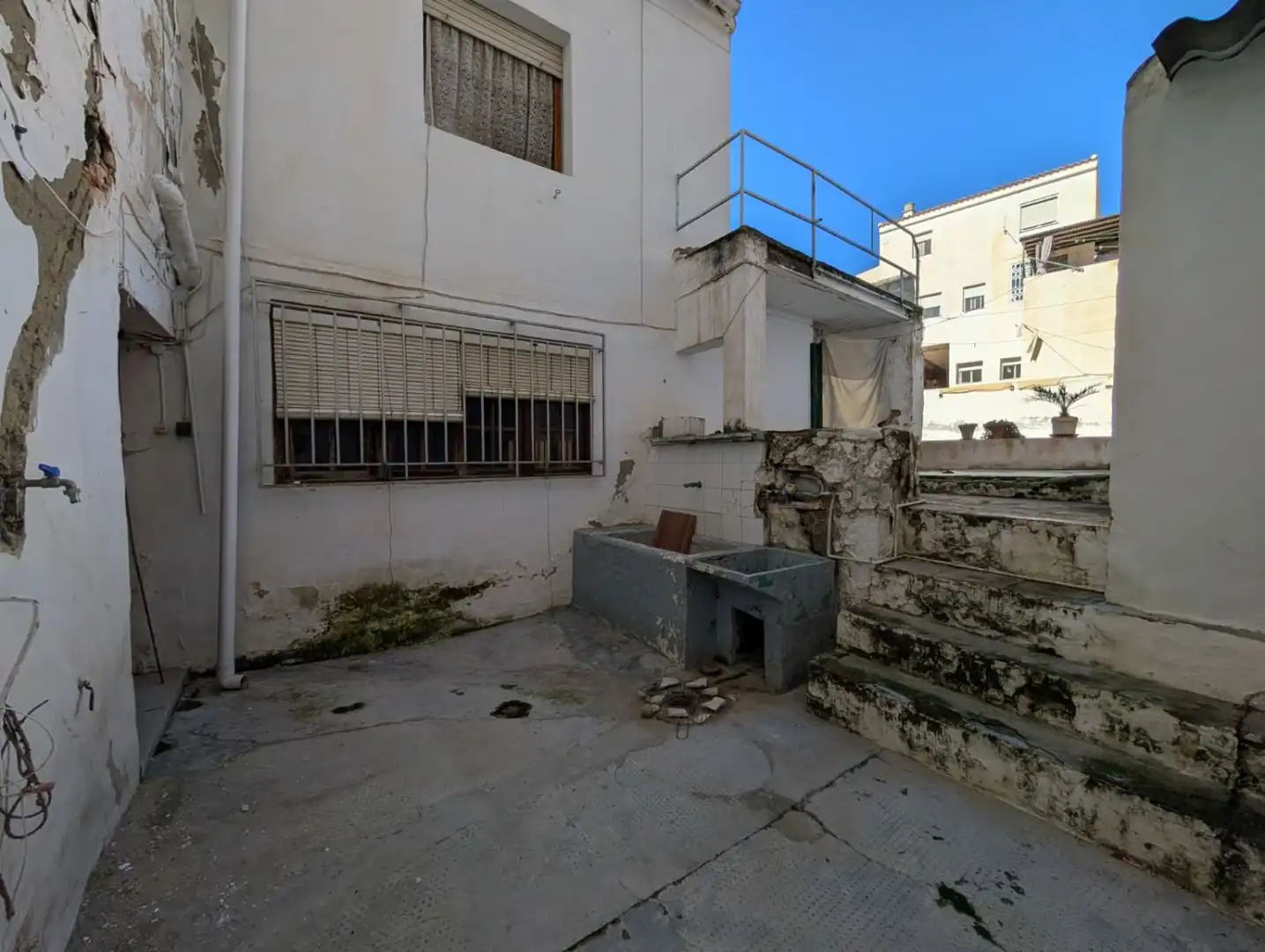 Vista exterior de Casa o xalet en venda en Loja amb Terrassa