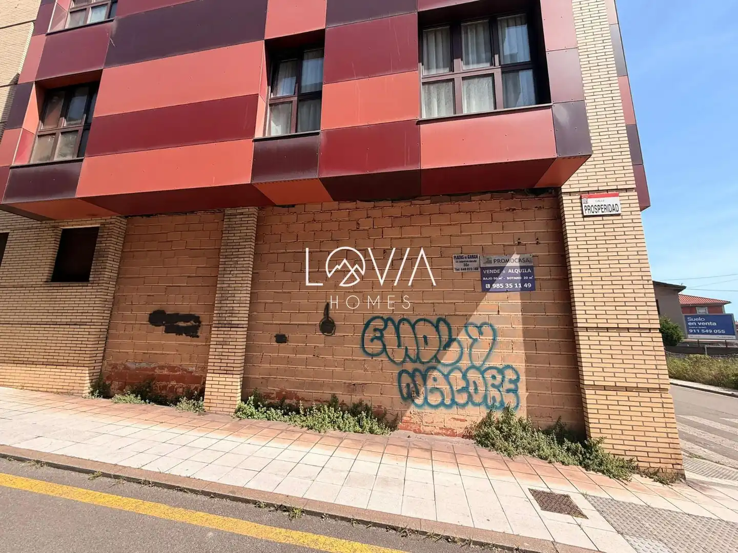 Vista exterior de Local en venda en Gijón 