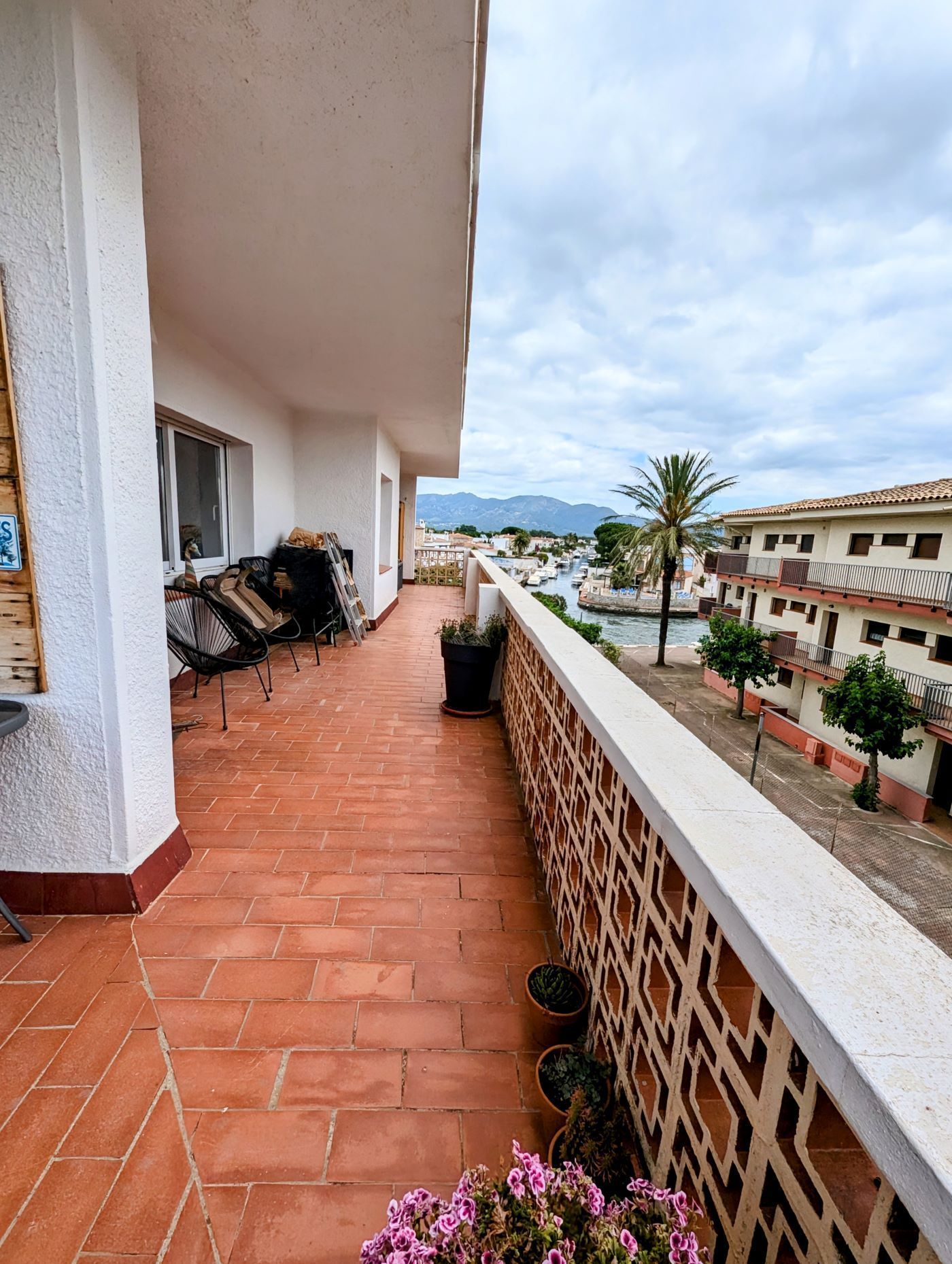 Vista exterior de Apartament en venda en Empuriabrava amb Aire condicionat, Calefacció i Terrassa