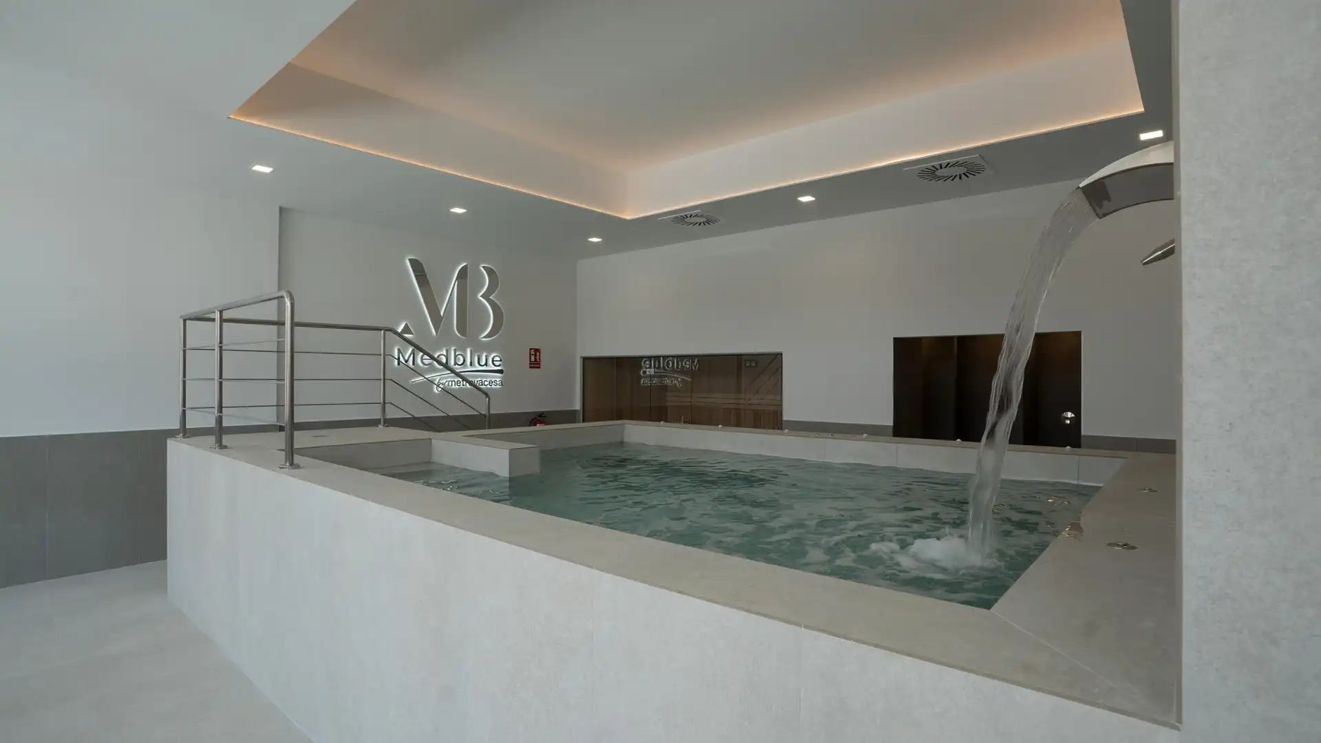 Apartamento con terraza en venta en CARRETERA LOMAS DE MARBELLA #MEDBLUE, FASE I. PORT, imagen 18