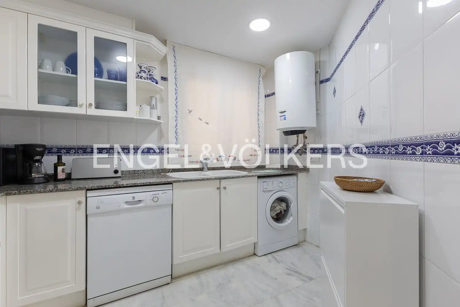 Cocina de Piso de alquiler en Altea con Aire acondicionado, Calefacción y Jardín privado