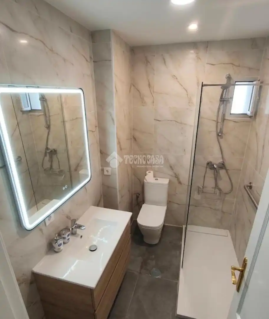 Bathroom of Flat for sale in Fuenlabrada