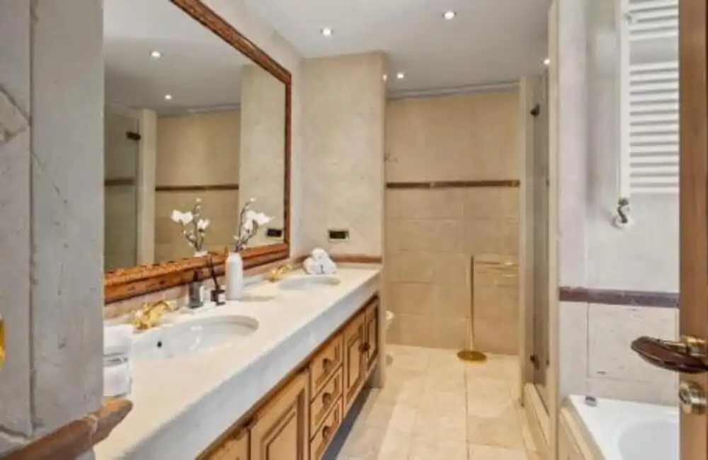 Bathroom of Houses for rent in Marbella  with Air Conditioner, Private garden and Terrace