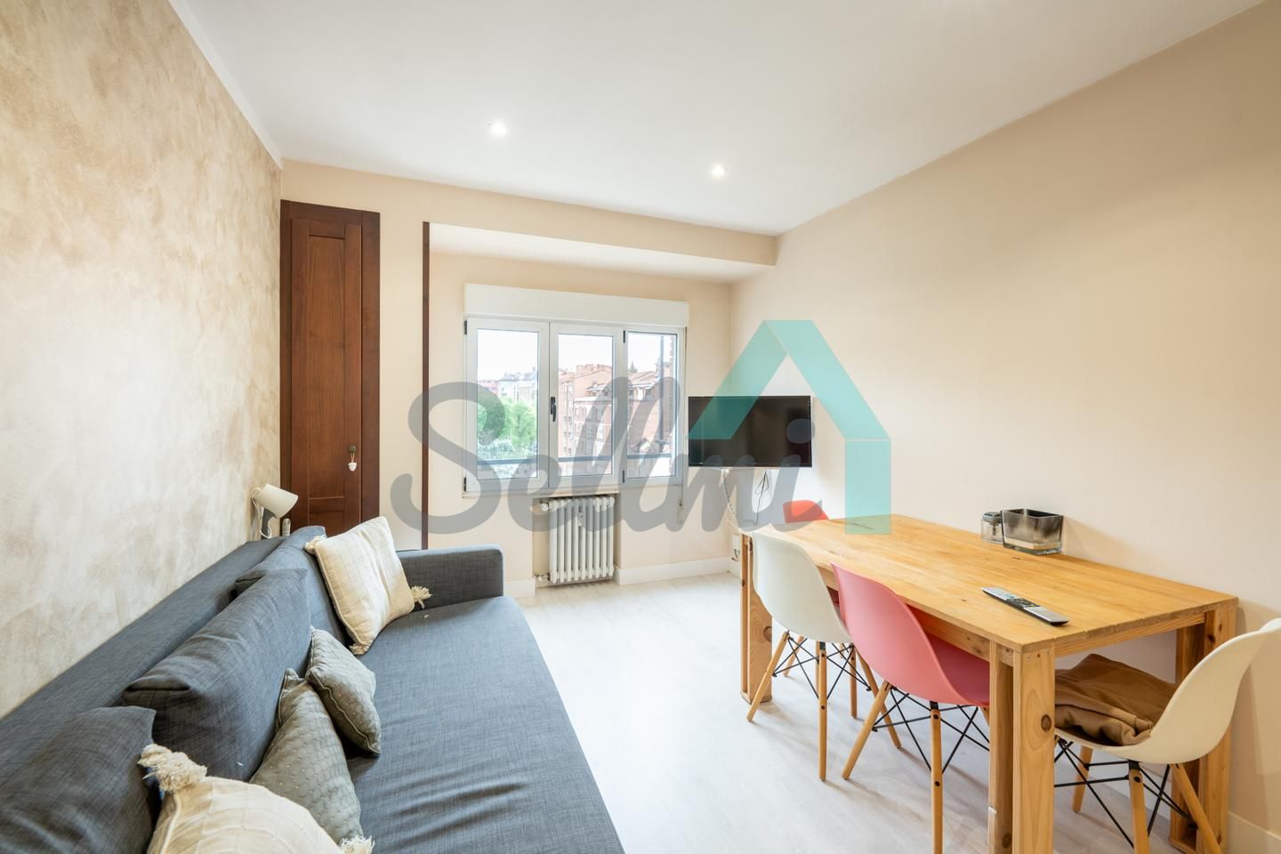 Living room of Flat to rent in Oviedo   with Heating, Terrace and Furnished