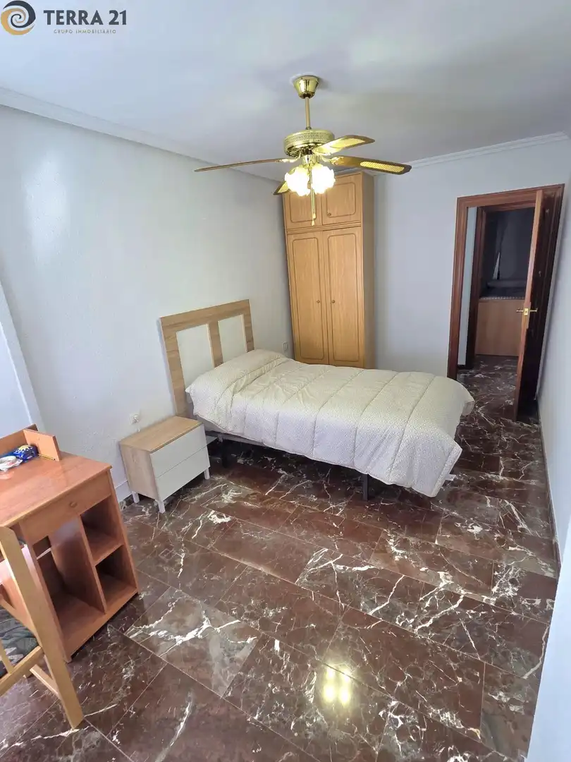 Schlafzimmer von Wohnung zur untervermieten in Jaén mit Klimaanlage, Heizung und Terrasse