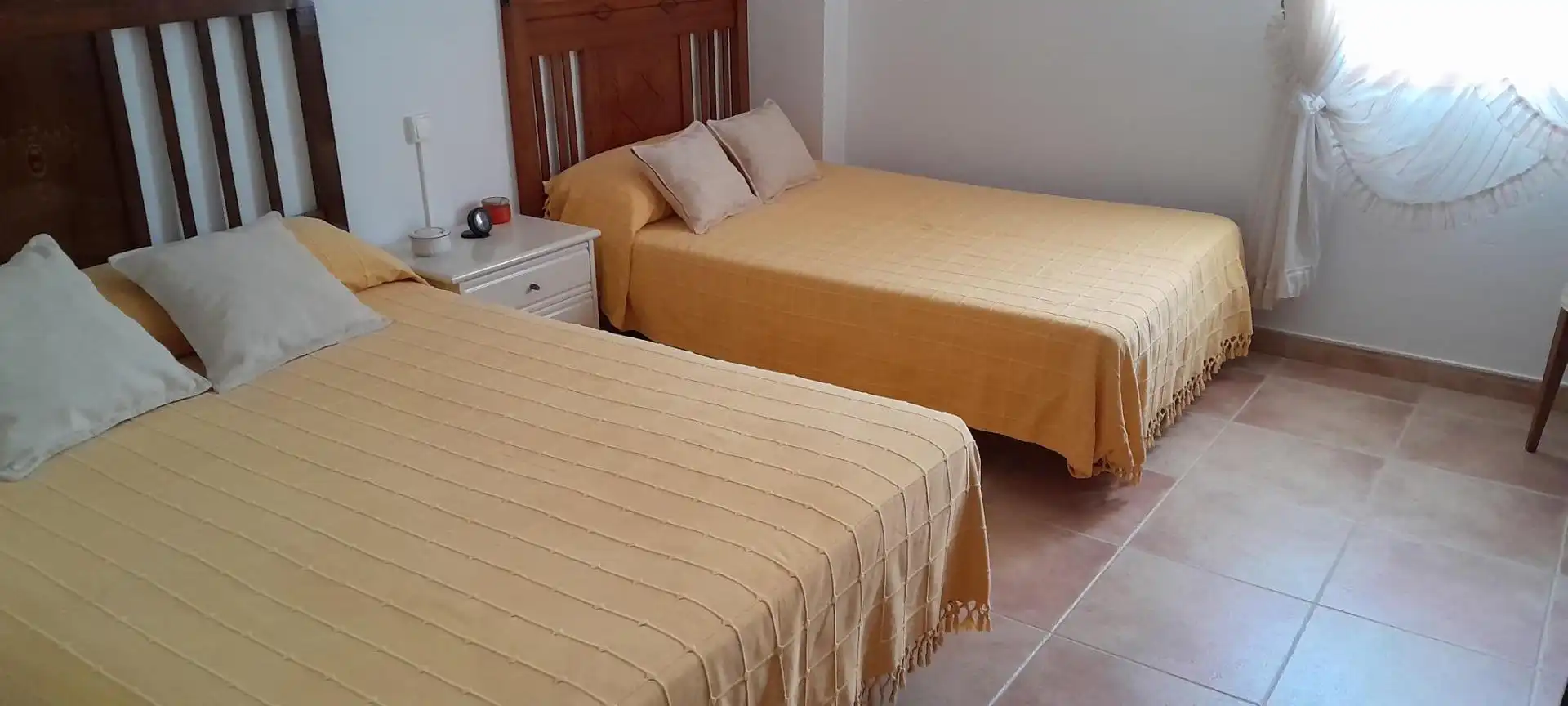 Dormitori de Casa o xalet en venda en Yecla amb Jardí privat i Moblat