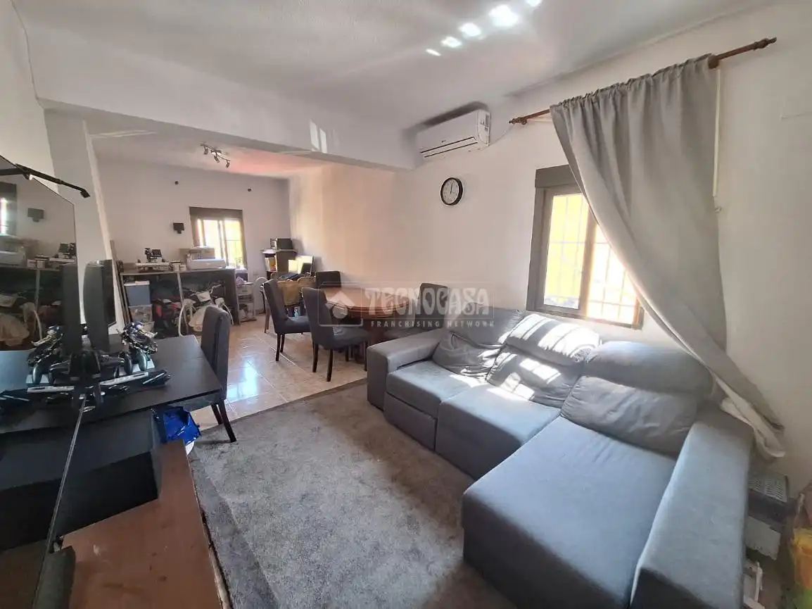 Living room of Flat for sale in Sevilla