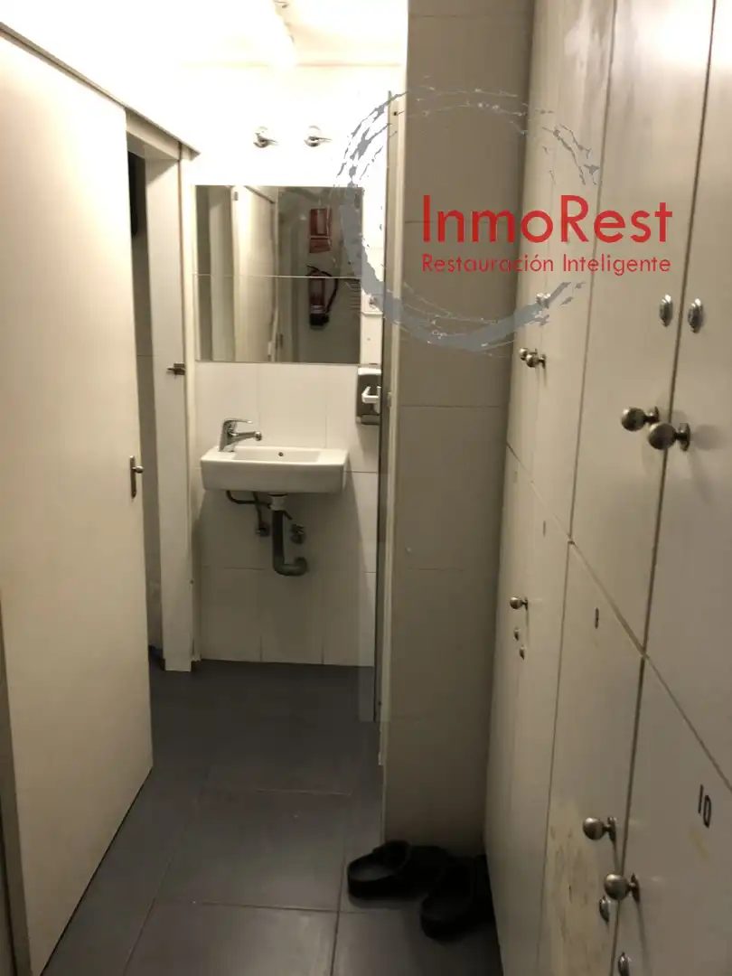 Bathroom of Commercial properties for rent in Madrid  with Air Conditioner