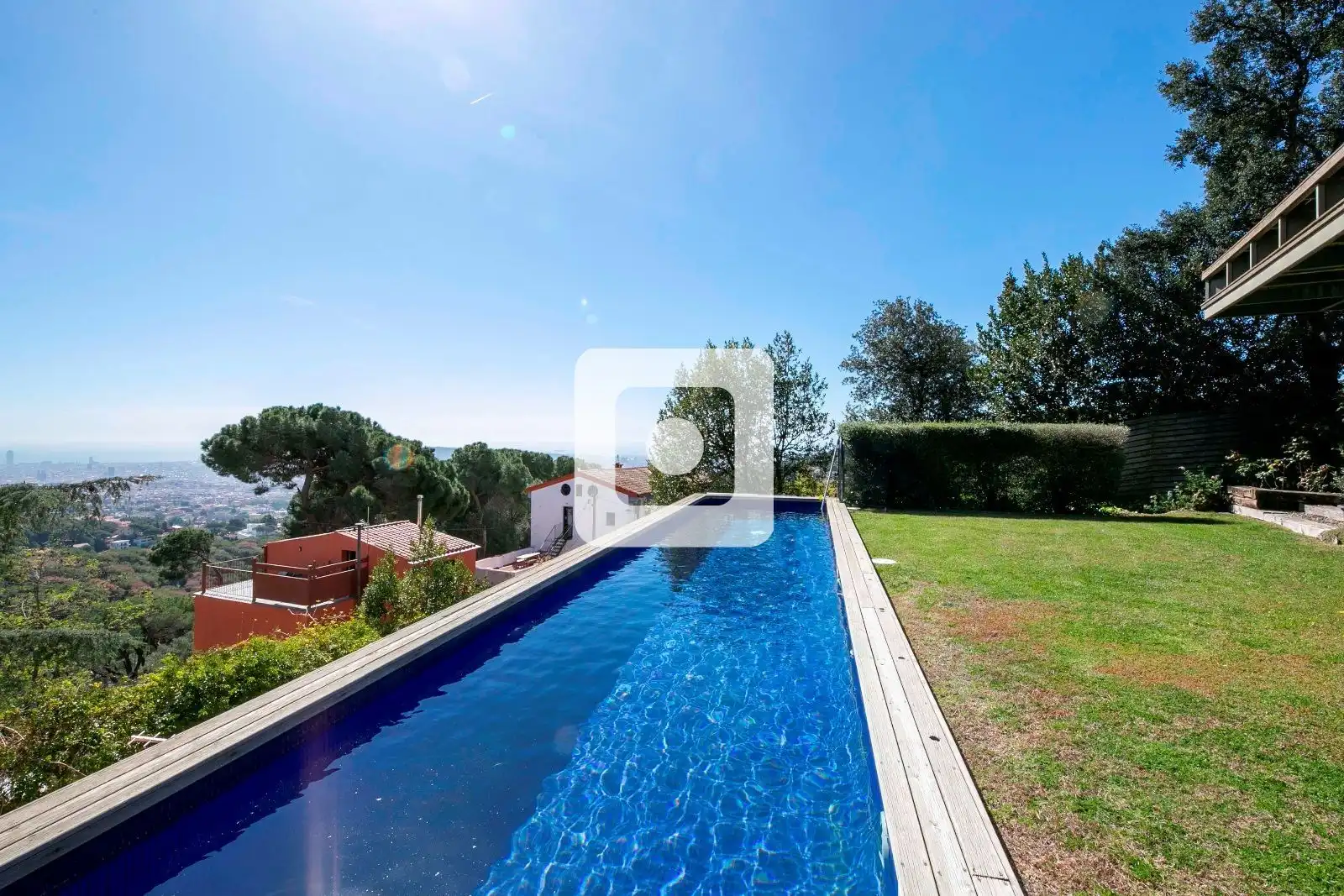 Jardí de Casa o xalet en venda en Barcelona amb Aire condicionat, Calefacció i Terrassa
