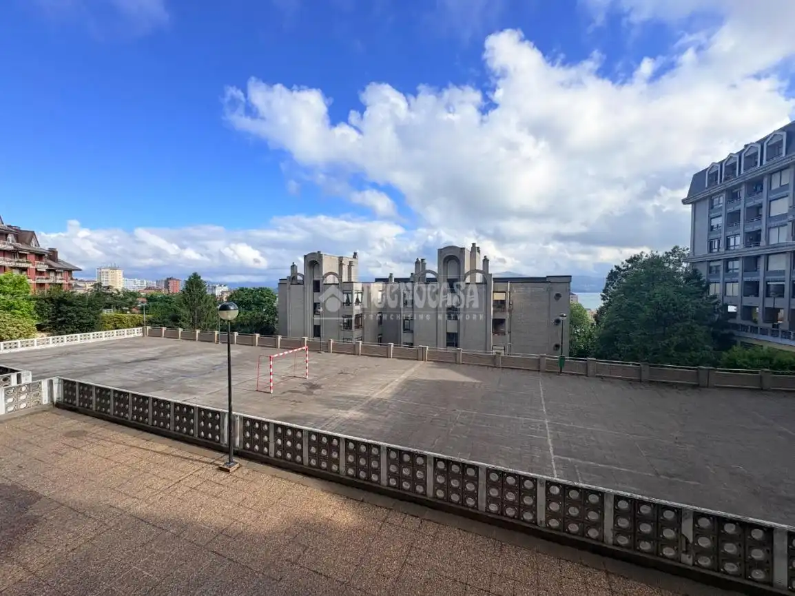 Vista exterior de Pis en venda en Santander amb Calefacció i Moblat