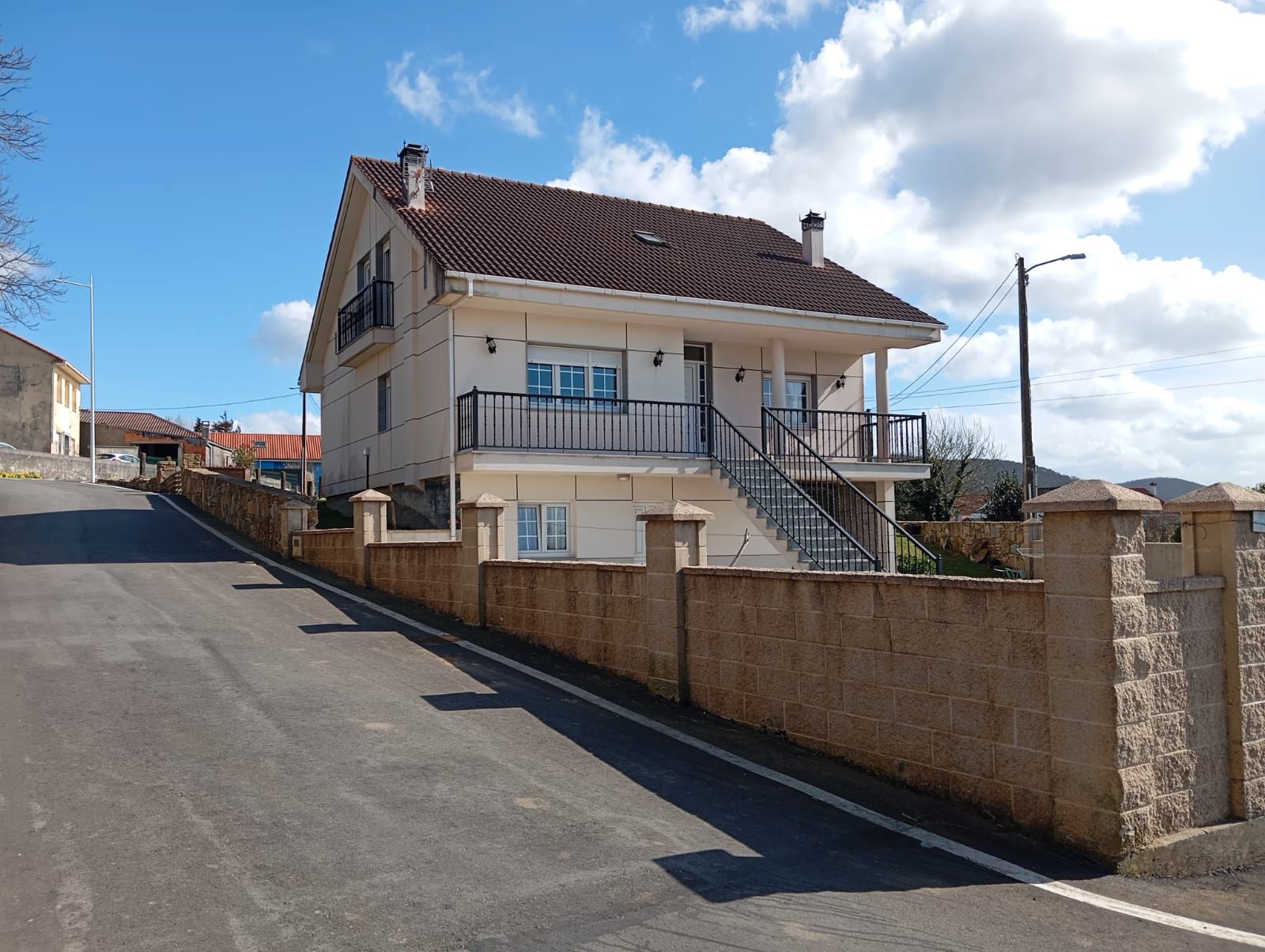 Vista exterior de Casa o xalet en venda en Cabana de Bergantiños amb Calefacció, Moblat i Forn