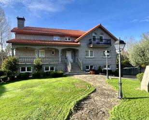 Vista exterior de Casa o xalet en venda en Carballo amb Calefacció