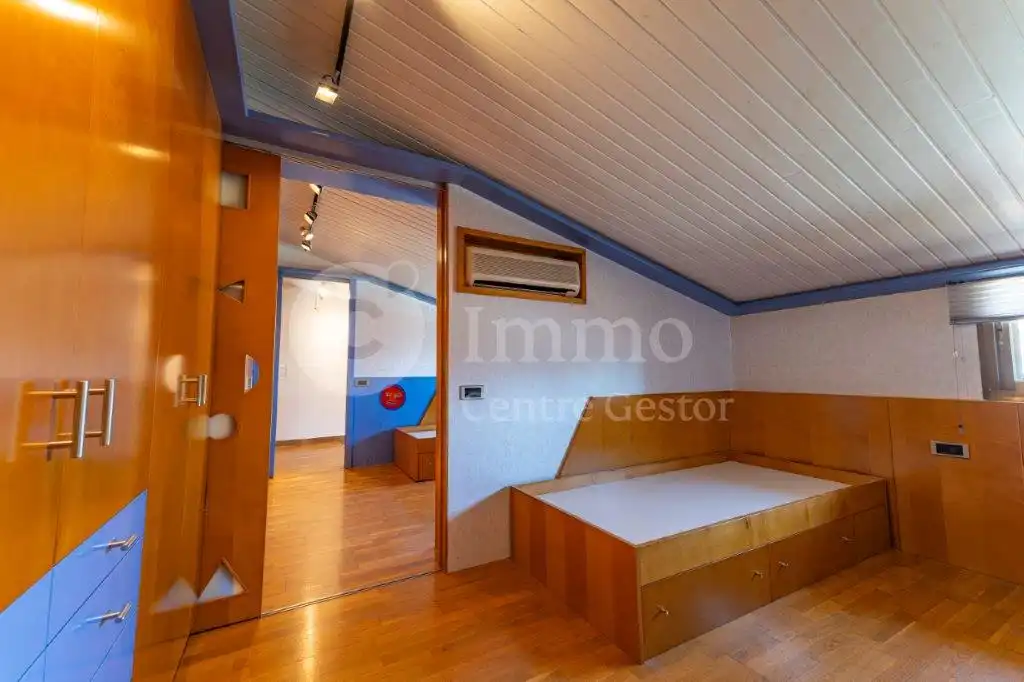 Habitación de Dúplex en venta en Lleida con Aire acondicionado, Calefacción y Parquet