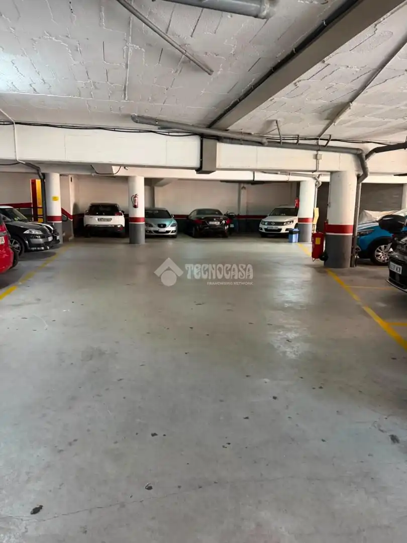 Parking de Piso en venta en Barcelona con Calefacción y Parquet