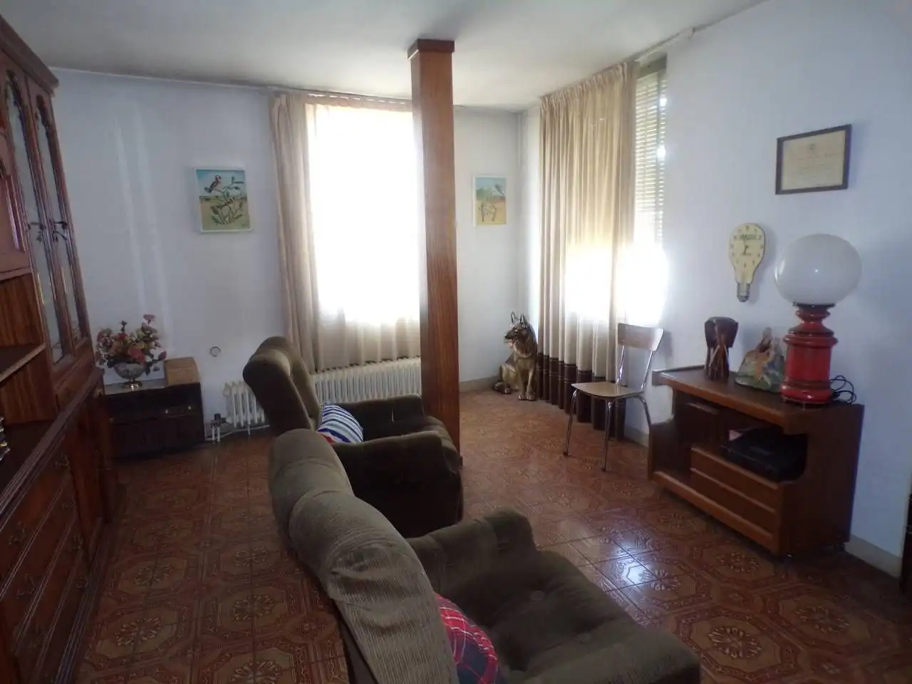 Wohnzimmer von Gebäude zur Miete in Figueres