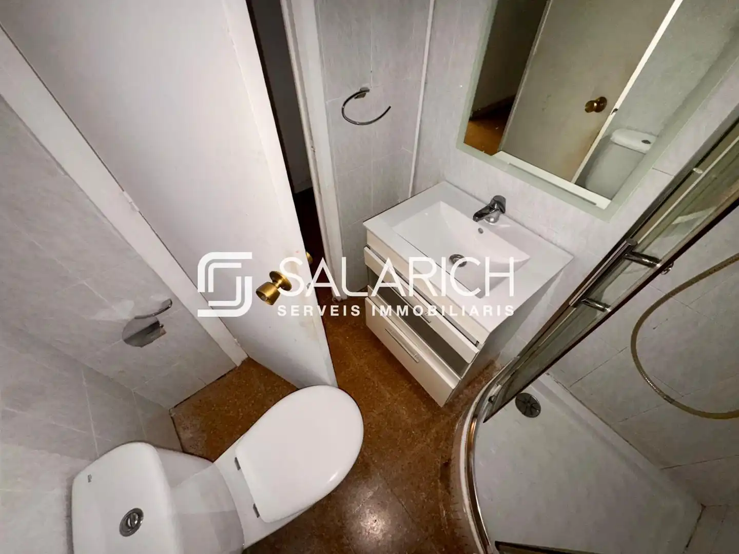 Baño de Piso en venta en Barcelona con Aire acondicionado