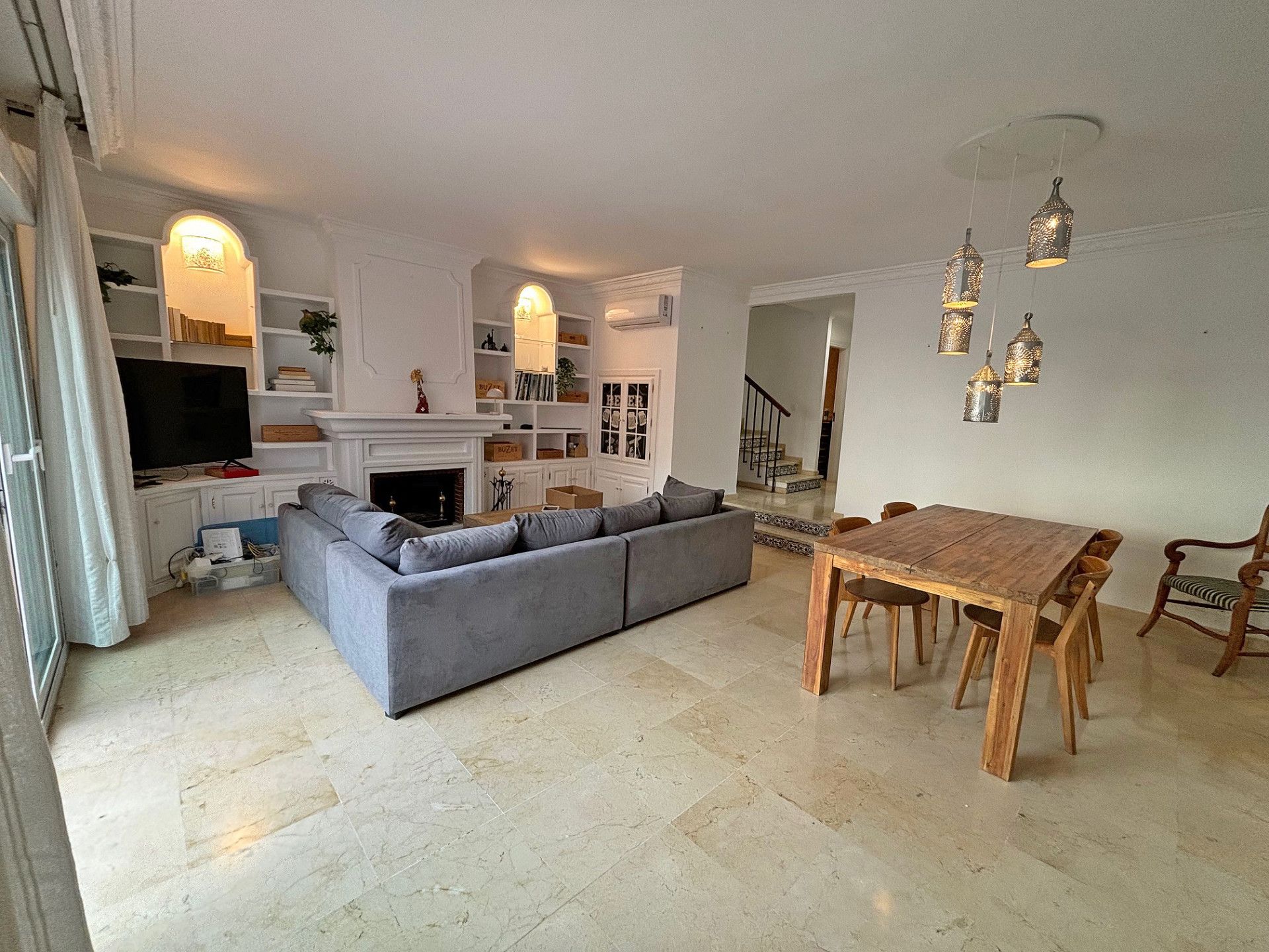 Living room of Single-family semi-detached for sale in Estepona  with Air Conditioner, Terrace and Storage room