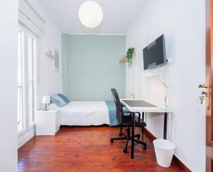 Dormitori de Apartament per a compartir en  Pamplona / Iruña amb Balcó