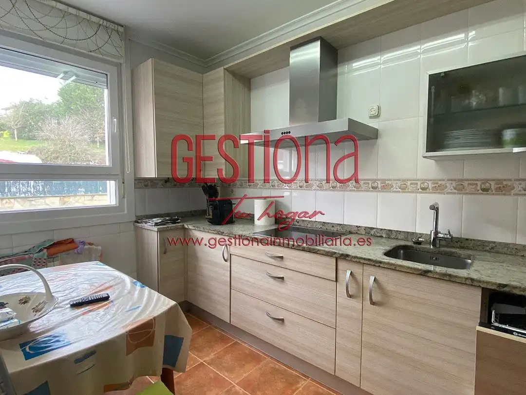 Cocina de Casa adosada en venta en Bareyo con Calefacción, Jardín privado y Piscina