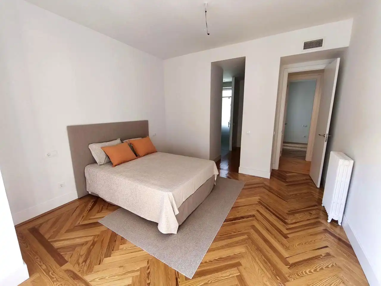 Schlafzimmer von Wohnung zur Miete in Madrid mit Terrasse