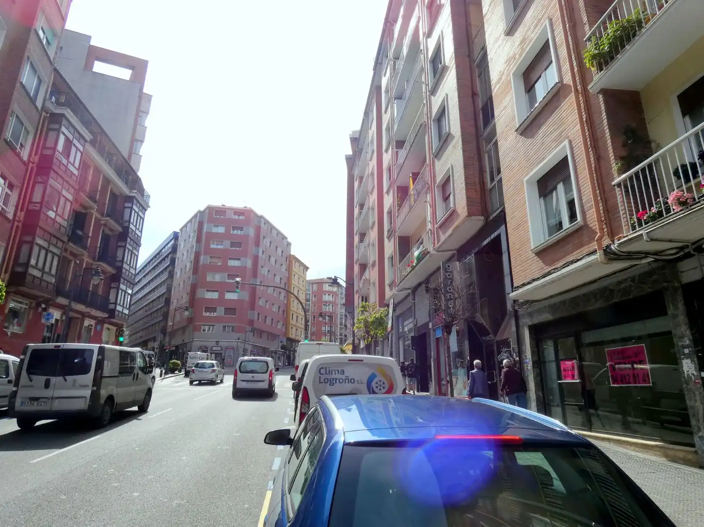 Vista exterior de Local en venda en Bilbao  amb Calefacció