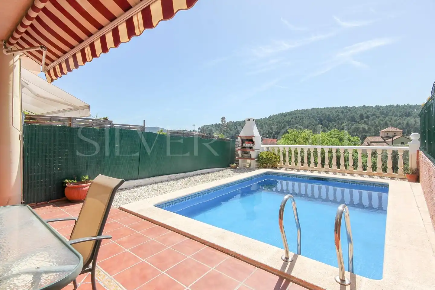 Piscina de Casa adosada en venda en La Palma de Cervelló amb Aire condicionat, Calefacció i Jardí privat